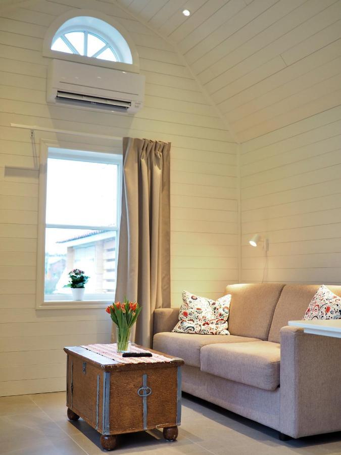 Kristina Attefall I Vaesterhaninge Extérieur photo